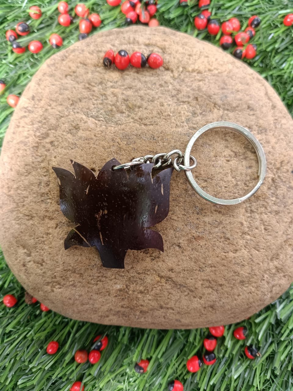 Lotus shaped keychain - Image 3